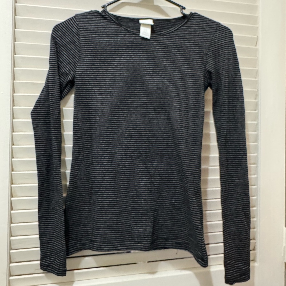 H&M Black and Gray Striped Long Sleeve Top